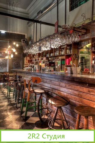 Бар с кухней в густонаселенном районе