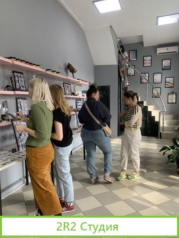 Дизайнерский магазин с кофейней