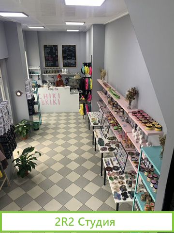 Дизайнерский магазин с кофейней