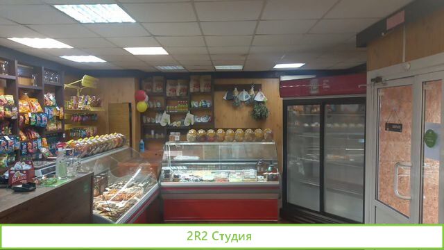 Два павильона-остановка с арендаторами в центре Ис