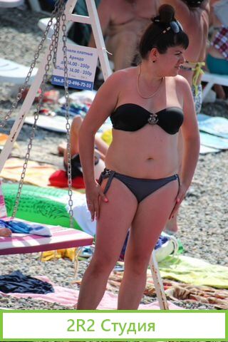 Экзотические фрукты, кокосы на пляже в Адлере,2022