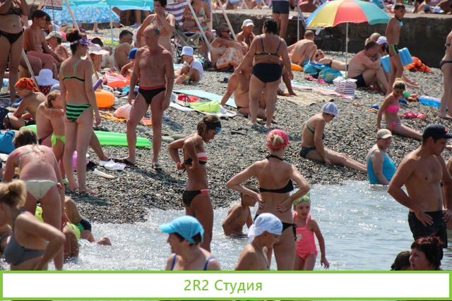 Экзотические фрукты, кокосы на пляже в Адлере,2022