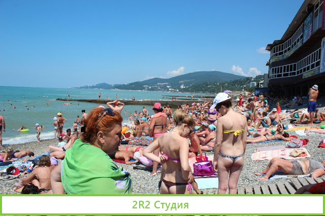 Гонконгские и венские вафли на пляже в Адлере,2022