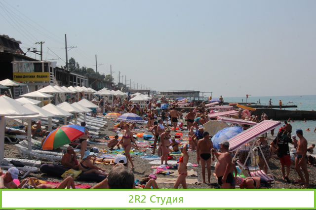 Гонконгские и венские вафли на пляже в Адлере,2022