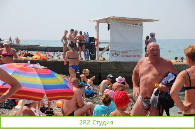 Хот-доги, картофель фри на пляже в Адлере, 2022