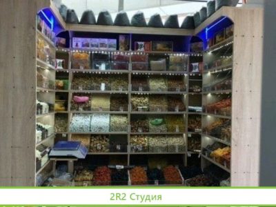 Ларек хлеба, сладостей, орехов и сухофруктов