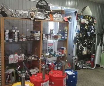 Магазин автозапчастей