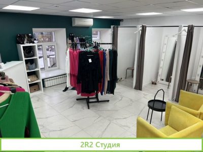 Магазин женской одежды возле метро