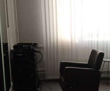 Парикмахерское кресло в аренду