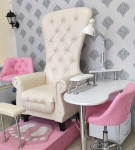 Сдам рабочее место в действующем салоне красоты