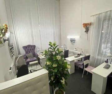 Сдам в аренду место мастера маникюра и ресниц