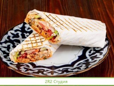 Шаверма на выходе из метро