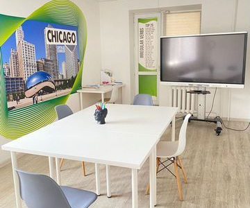 Школа иностранных языков в центре