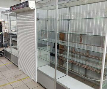 Торговые витрины с местом