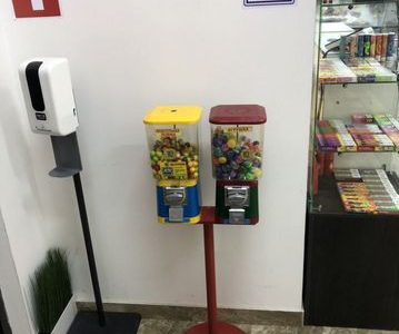 Торговый автомат с местом для жвачки
